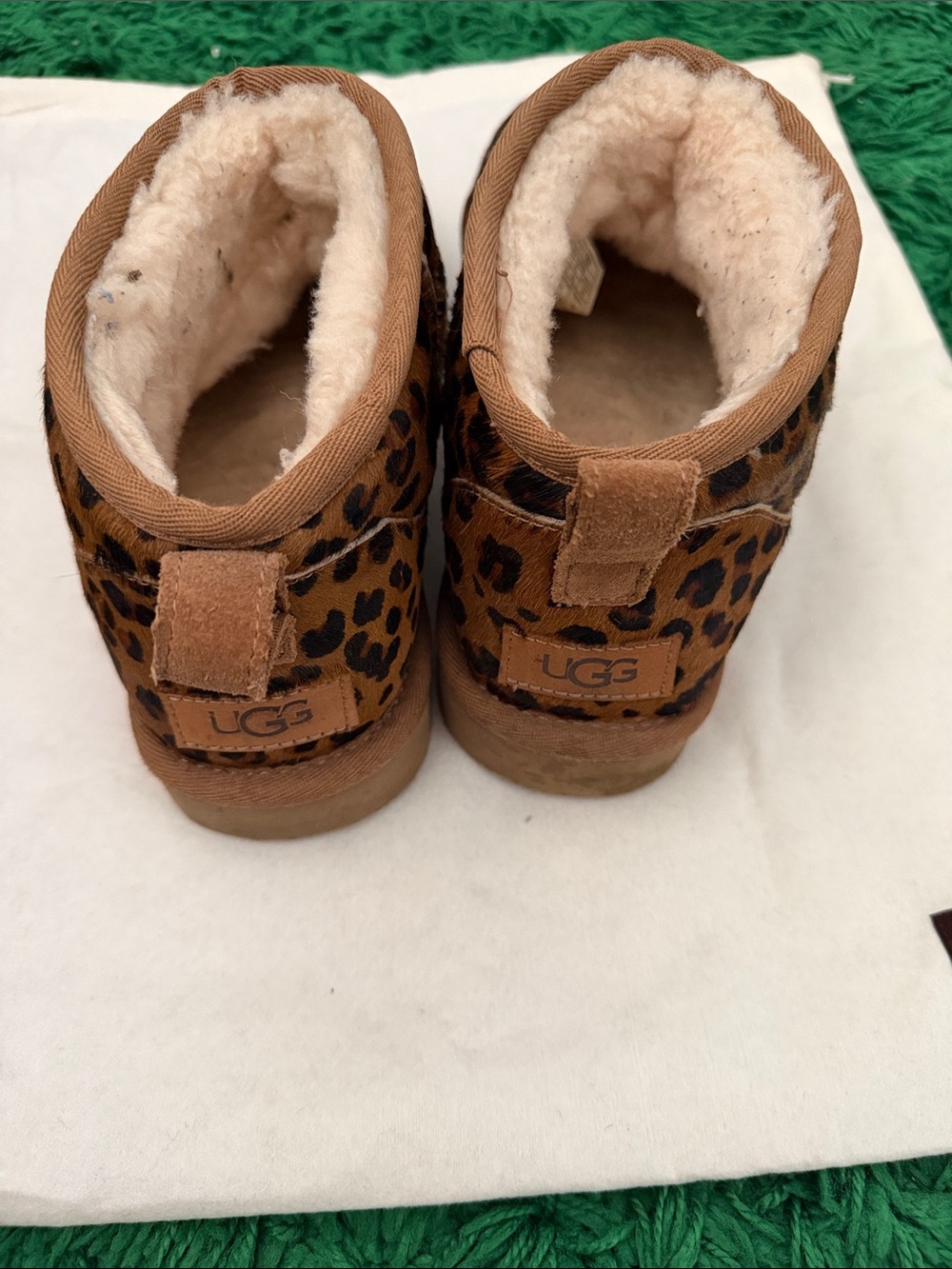 UGG ultra mini leopard print sheep fur lined size 8 - Picture 4 of 6